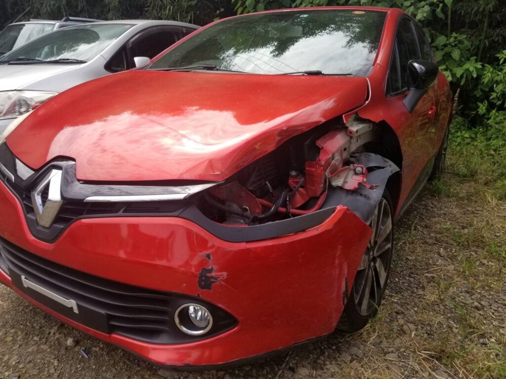 ディーラーで廃車するのはもったいない！廃車費用をかけずに賢く処分する方法とは！